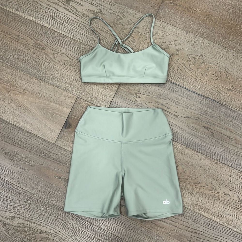 Alo Yoga Mint Green Set